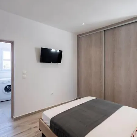 Beautiful In Near The Sea * Alikí