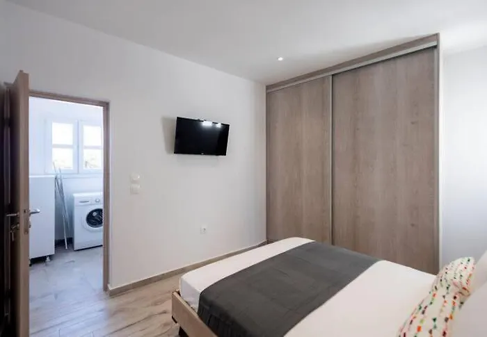 Beautiful In Near The Sea * Alikí